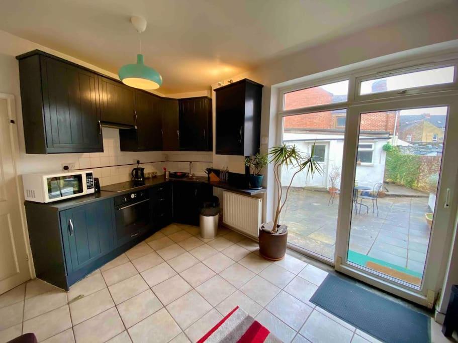 Brickworks - 2 Bedrooms, 15 Mins Walk To The Centre, With Garden Кардіфф Екстер'єр фото